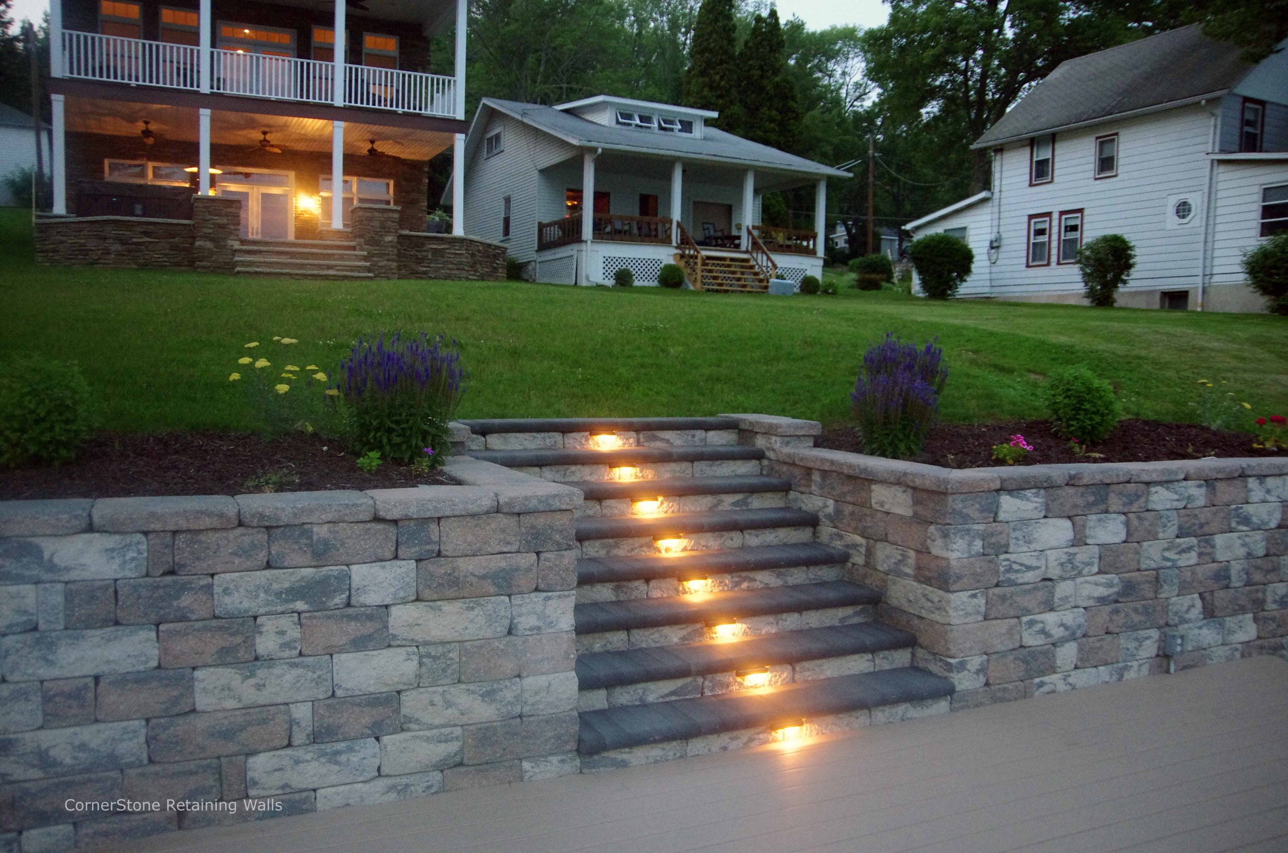 Retaining Wall Lighting Ideas